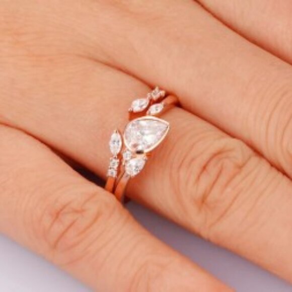 Custom Jewelry - 14K Yellow Gold Engagement Wedding Ring Set Moissanite EUC